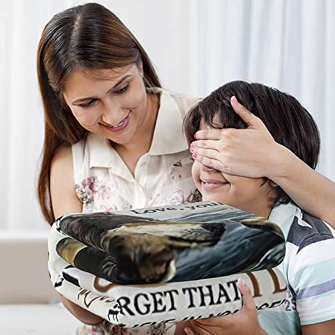 To My Son‘s Gifts from Mom Blanket,Sublimation Fleece Wolf Blanket Throw for Sofa Couch Bed Decor,60''x50'' for Teens Kids and Adults
