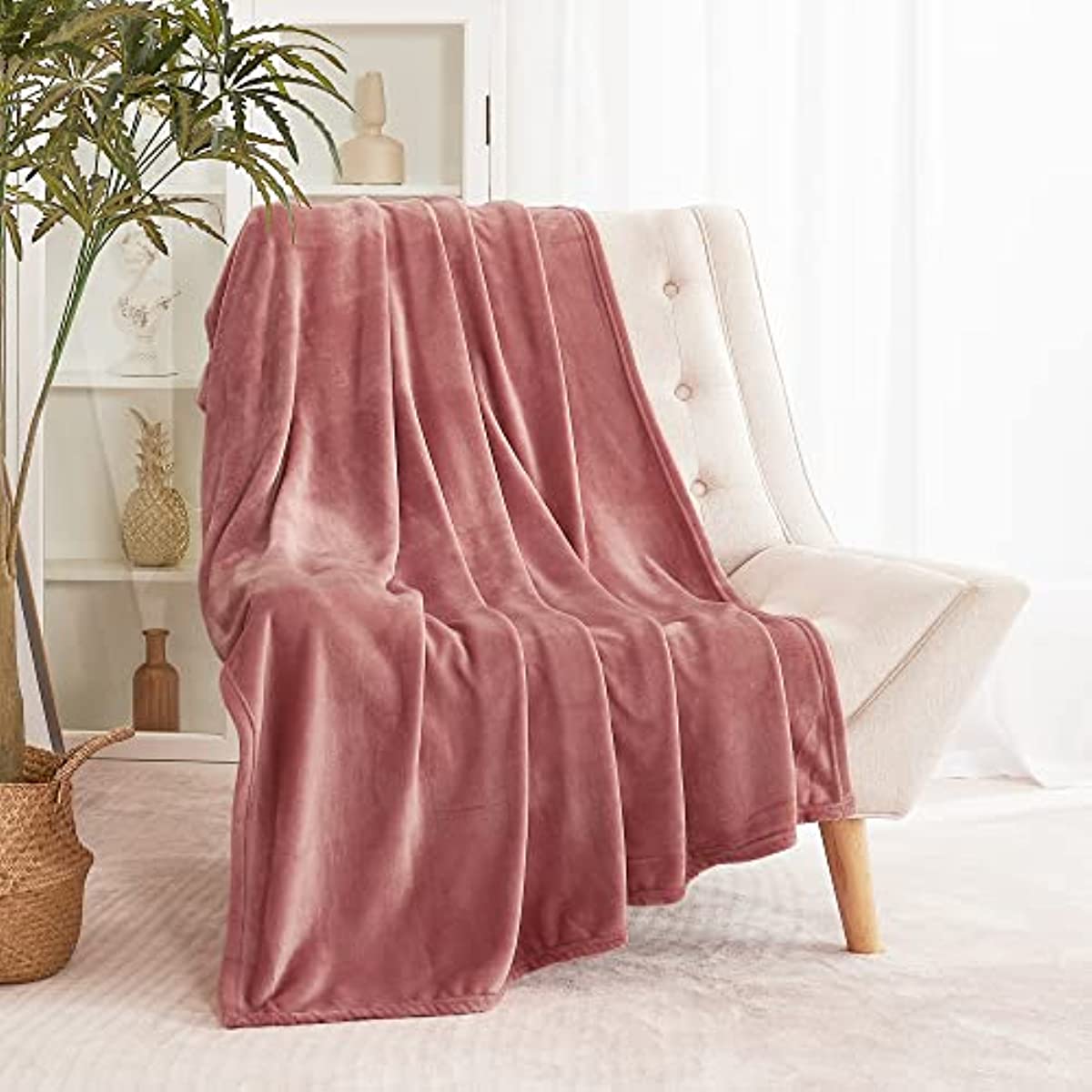 Pink Velvet Blanket Throw Size All Season Fuzzy Fleece Microfiber Throws Lightweight Blankets for Couch Bed Gift Ideals for Birthday Christmas, Dusty Pink, W50 x L60 inch