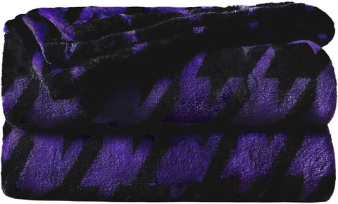 Throw Blanket Super Soft Cozy Lightweight Flannel Fleece Blankets for Bed, Sofa, Couch, Living Room All Seasons - Pink, 50x60in