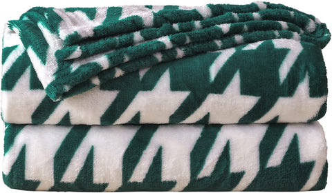 Throw Blanket Super Soft Cozy Lightweight Flannel Fleece Blankets for Bed, Sofa, Couch, Living Room All Seasons - Pink, 50x60in